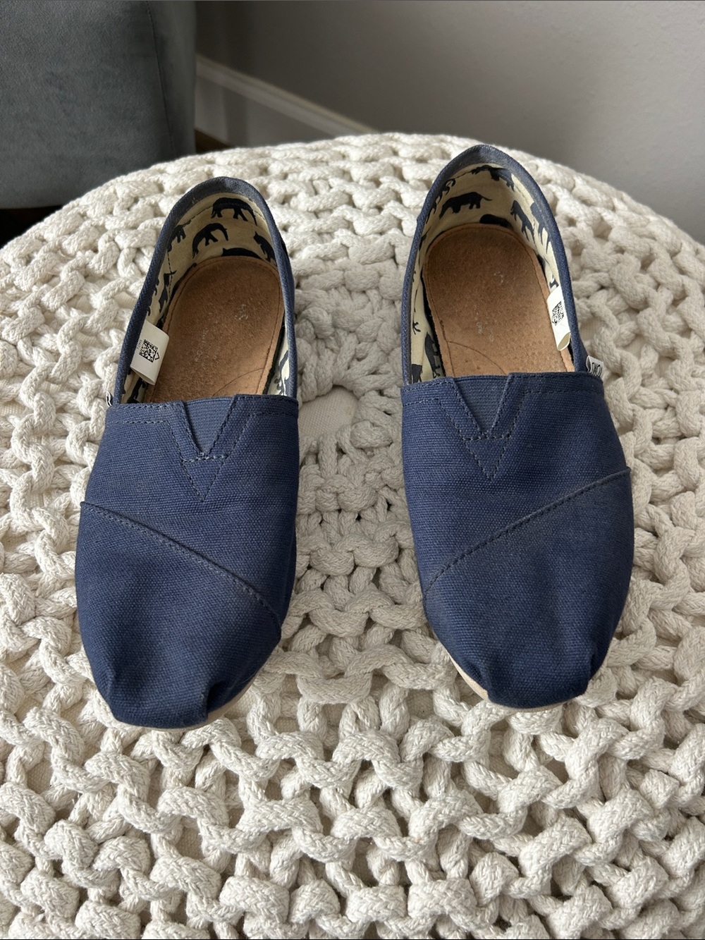 Toms canvas slip-on.